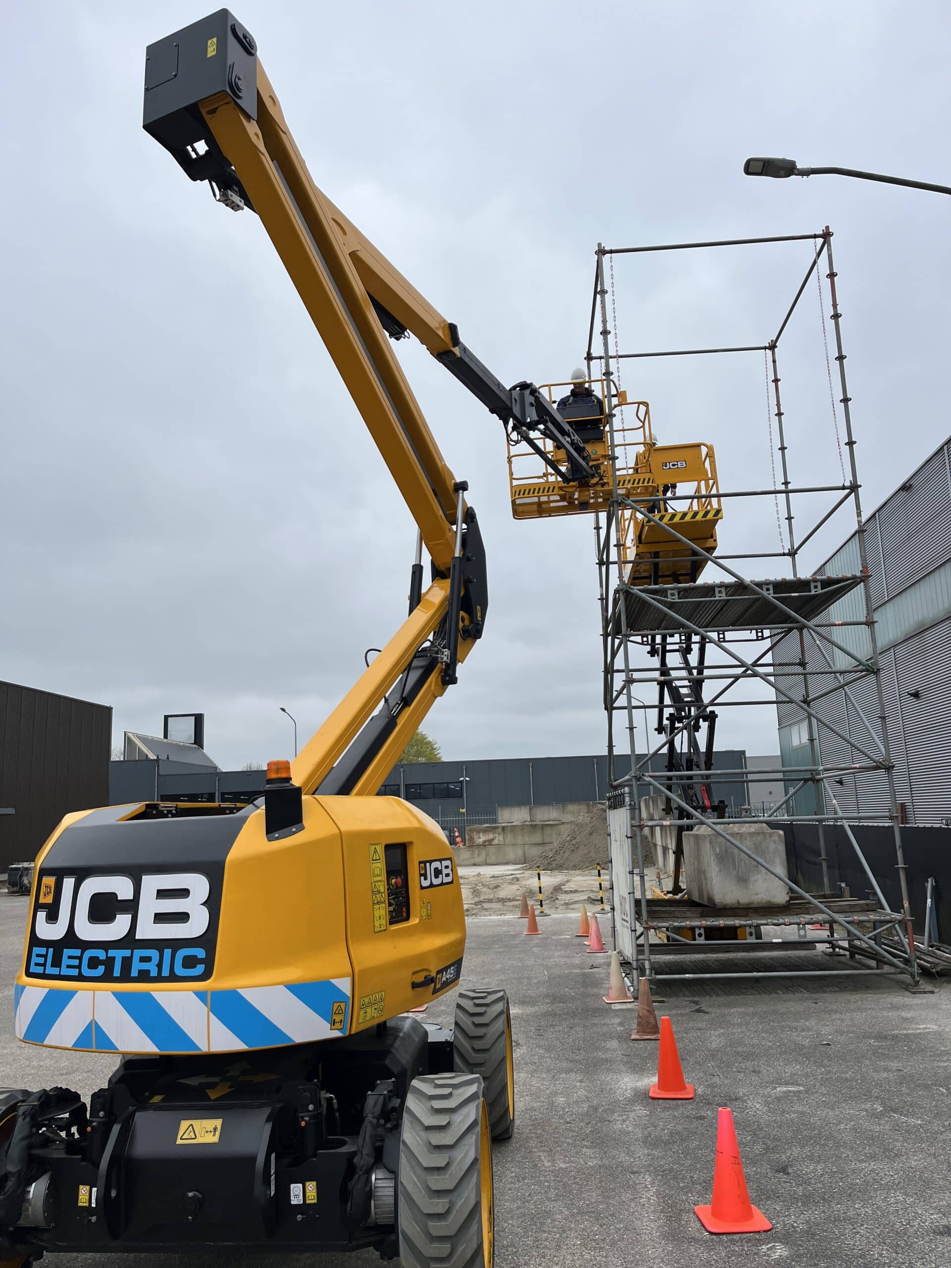 20250425_115246983_iOS