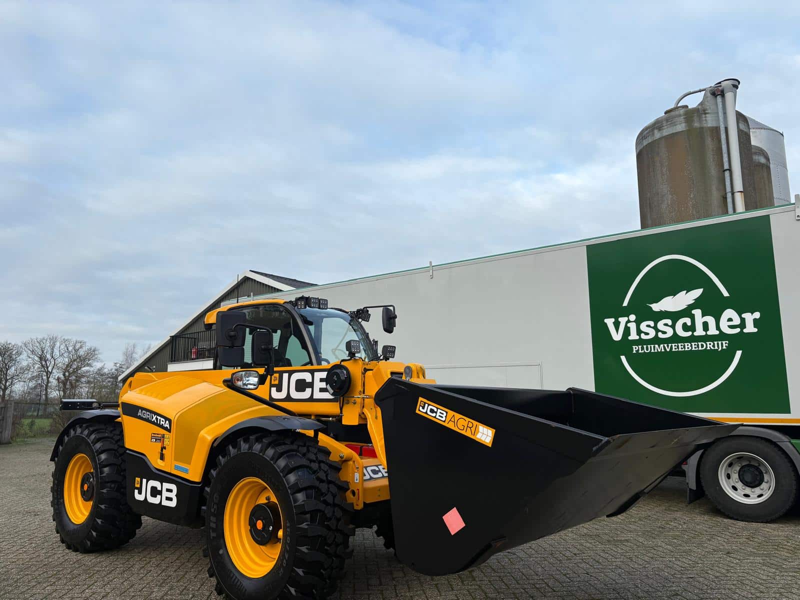 f92c207a-aa9c-4c70-b308-2b476feccc4a