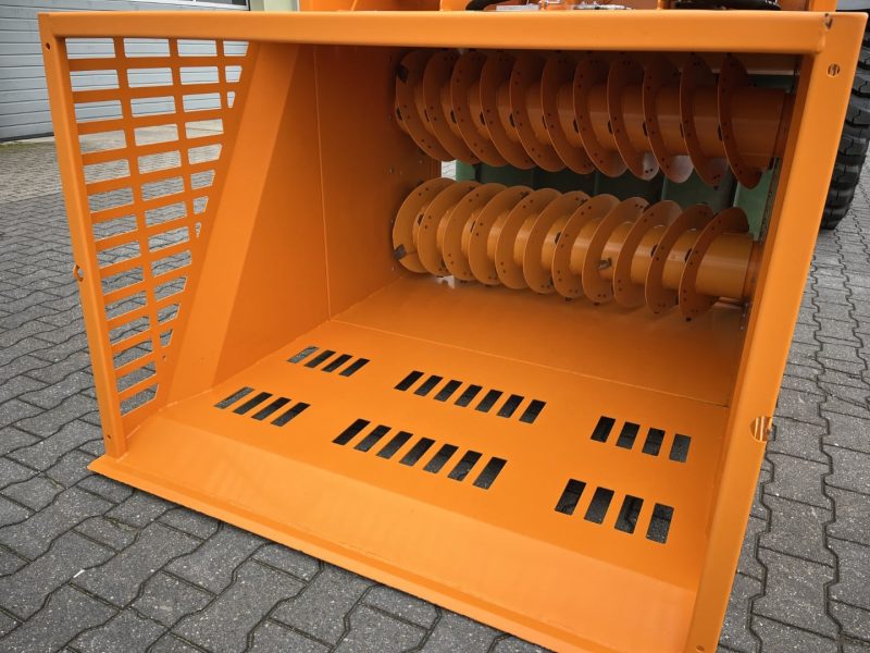 20251202_125524078_iOS