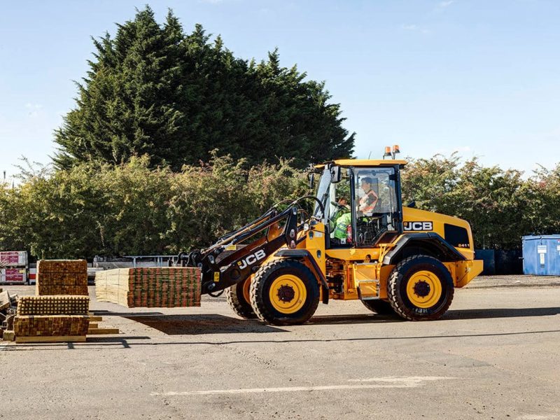 JCB 411 shovel 2