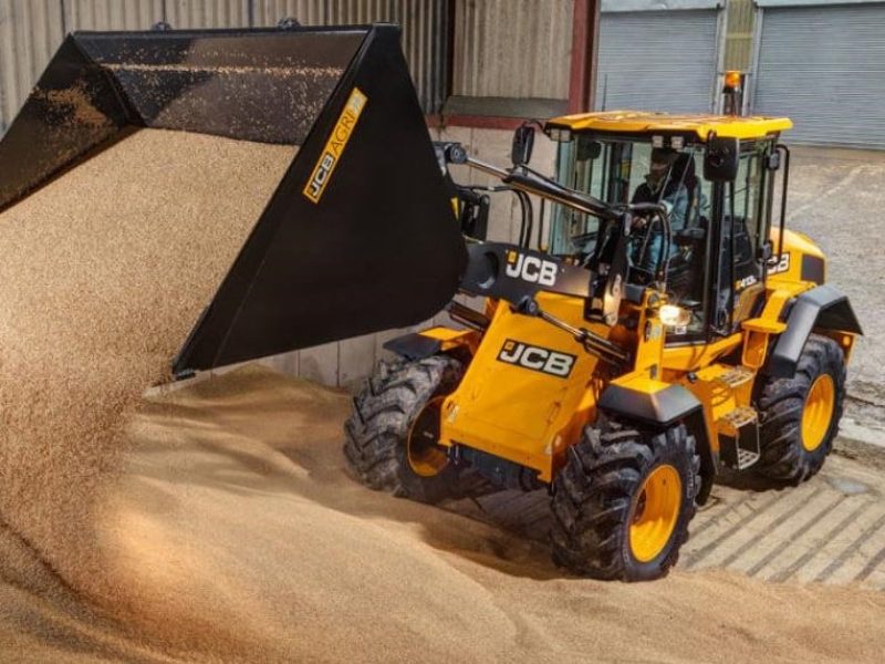 JCB 413S shovel 2